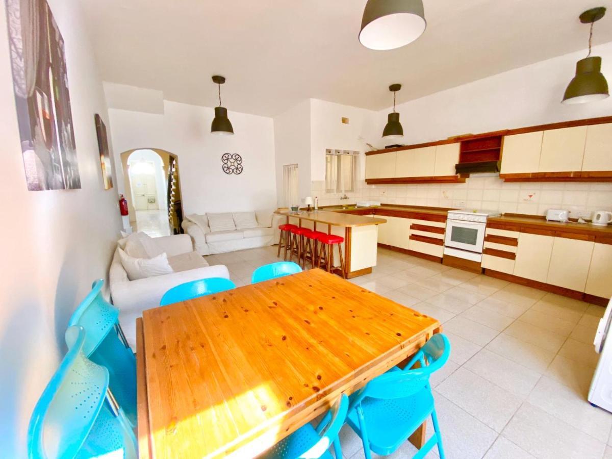 Butts Inn Annex Dormitory Hostel Ghajn il-Kbira  外观 照片